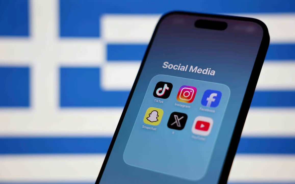 Greqia ndalon rrjetet sociale për fëmijët nën 15 vjeç duke nisur nga 2027